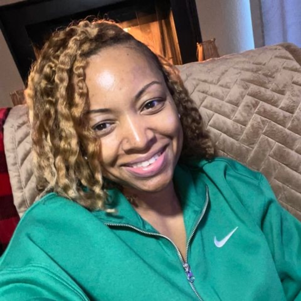 Meet your Posher, April